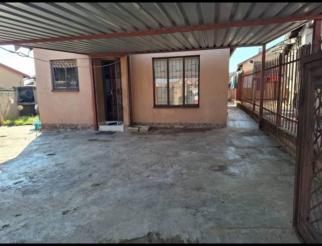 2 BEDROOM HOUSE FOR SALE IN SOSHANGUVE VV